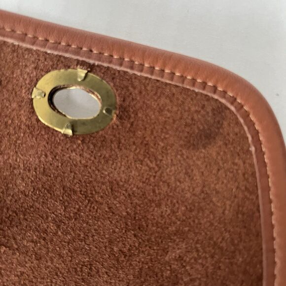 VINTAGE COACH BRITISH TAN EVERETT CROSSBODY SHOULDER BAG STYLE#9934 MADE IN USA